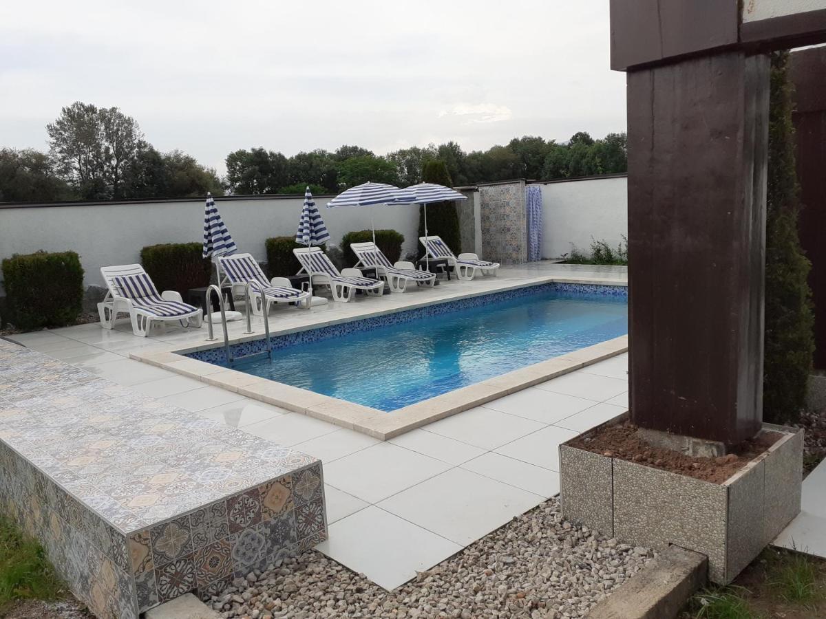 Zaara Villa